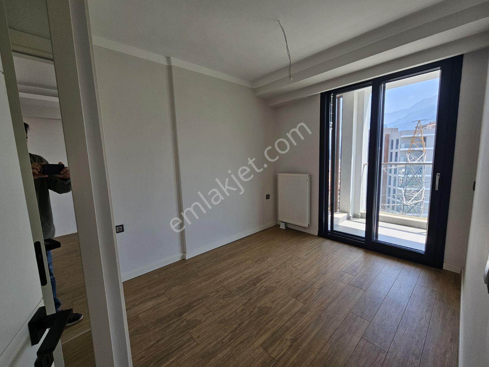 Manisa Meydan Projesinde Kiralık Köşe Daire 1+1 - Görsel 16