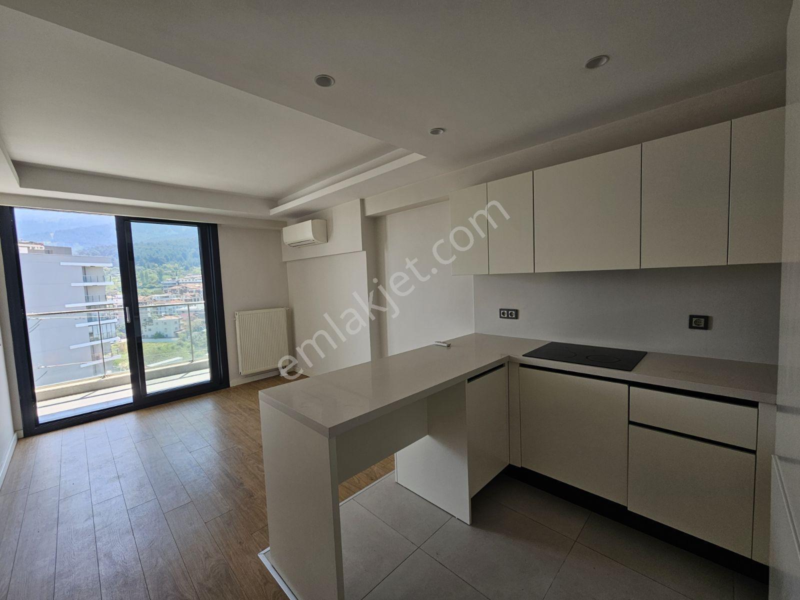 Manisa Meydan Projesinde Kiralık Köşe Daire 1+1 - Görsel 2