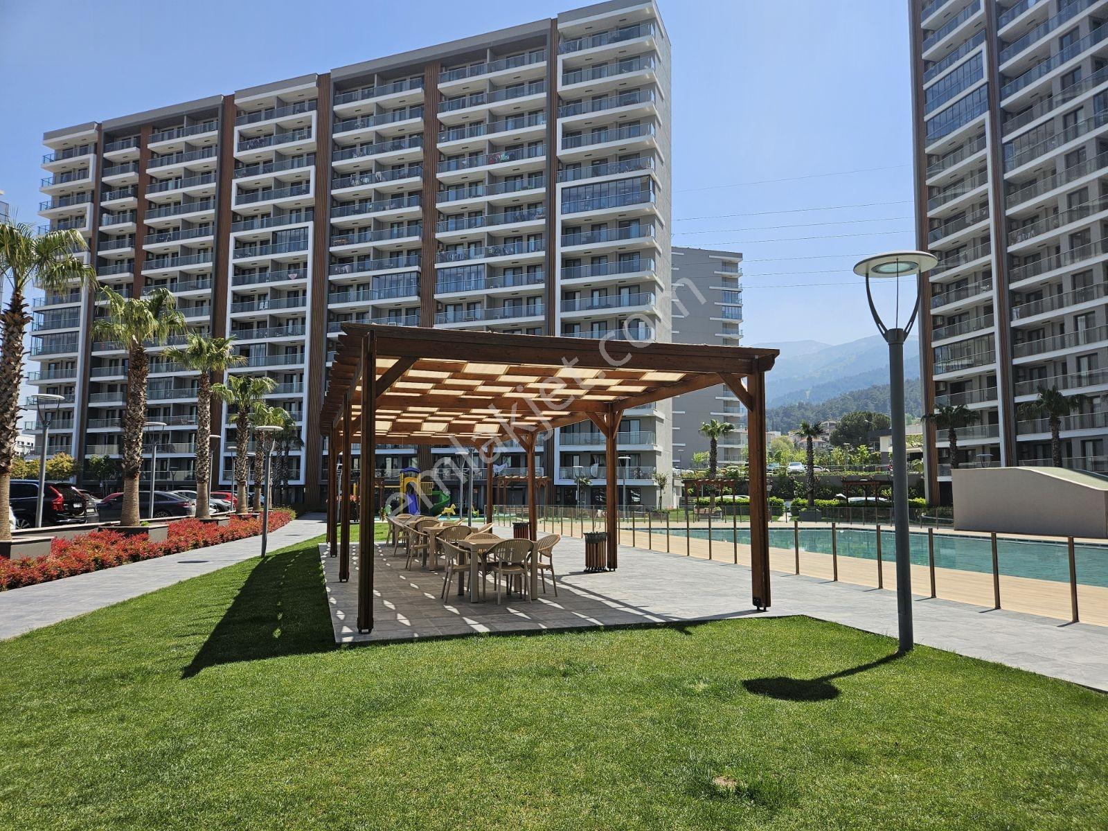 Manisa Meydan Projesinde Kiralık Köşe Daire 1+1 - Görsel 20