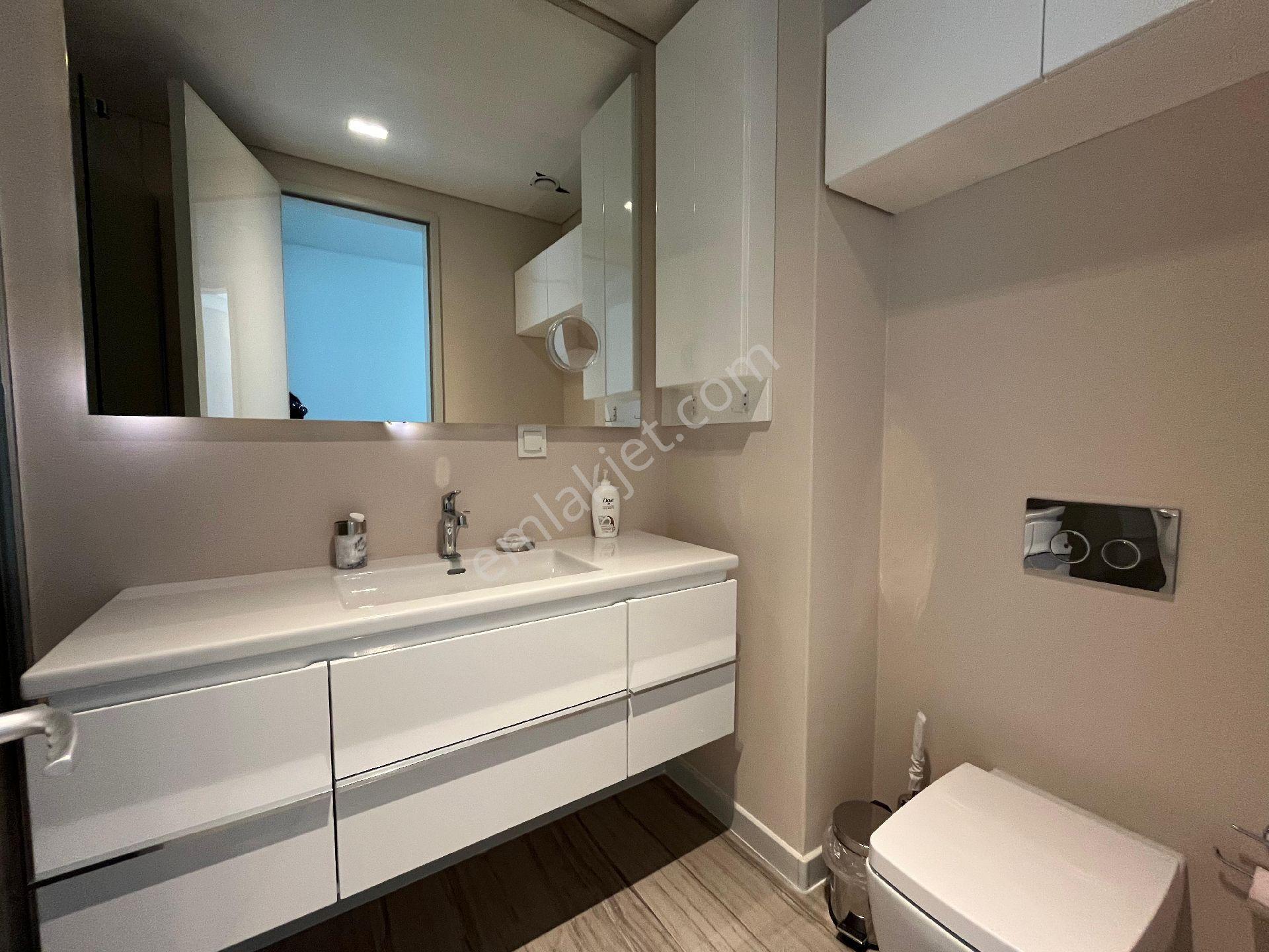 Mistral İzmir'de Deniz Manzaralı, Eşyalı, Özel Tasarım Mobilyalı, 3+1 167 M2 Satılık Daire - Görsel 20