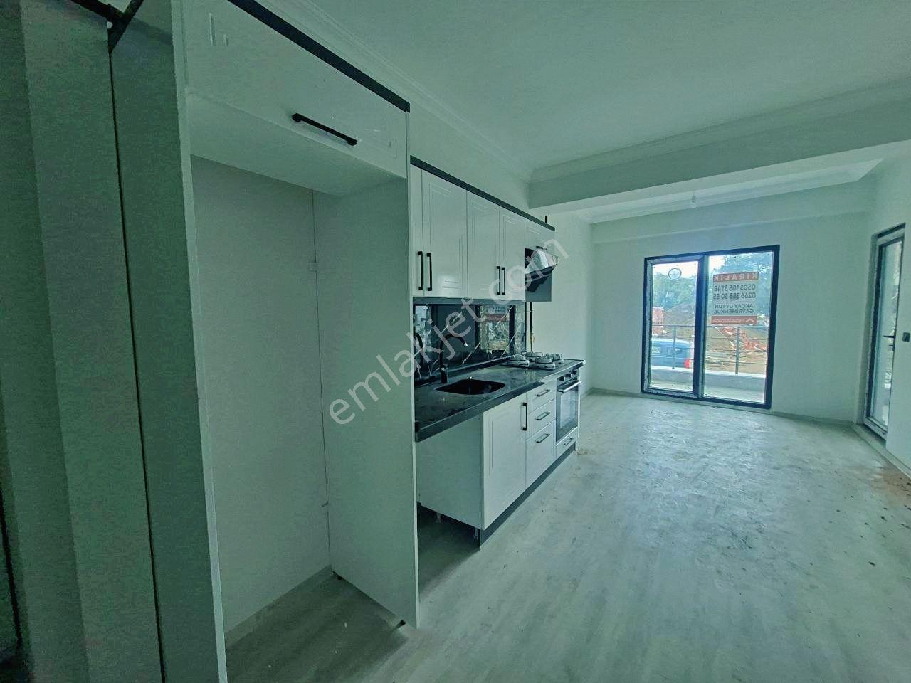 Uytundan Edremit Kadıköy'de Doğalgazlı 1+1 Kiralık Daire - Görsel 31