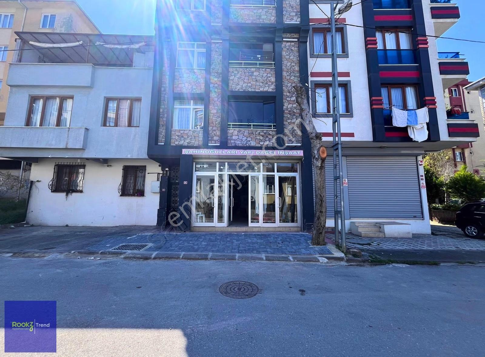 Ümraniye Esenkent Vildan Sokakda 95m² Kiralık Dükkan/depo Cadde