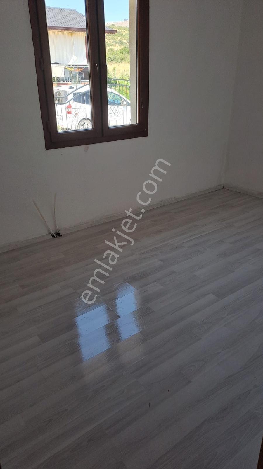 Burdur Tefenni’de Özel Bahçeli 3+1 Doğa Ve Göl Manzaralı Bahçeli Müstakil Villa - Görsel 16