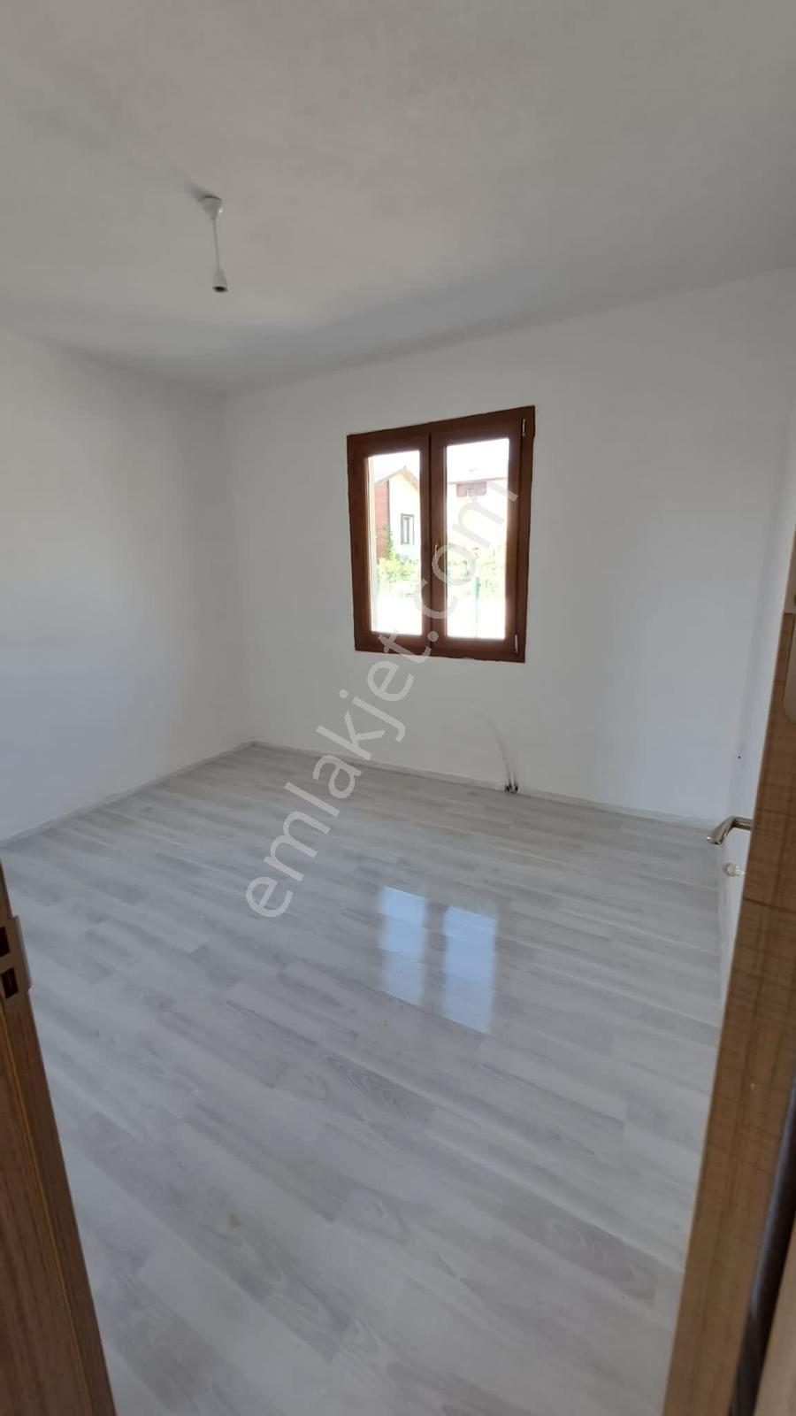 Burdur Tefenni’de Özel Bahçeli 3+1 Doğa Ve Göl Manzaralı Bahçeli Müstakil Villa - Görsel 15