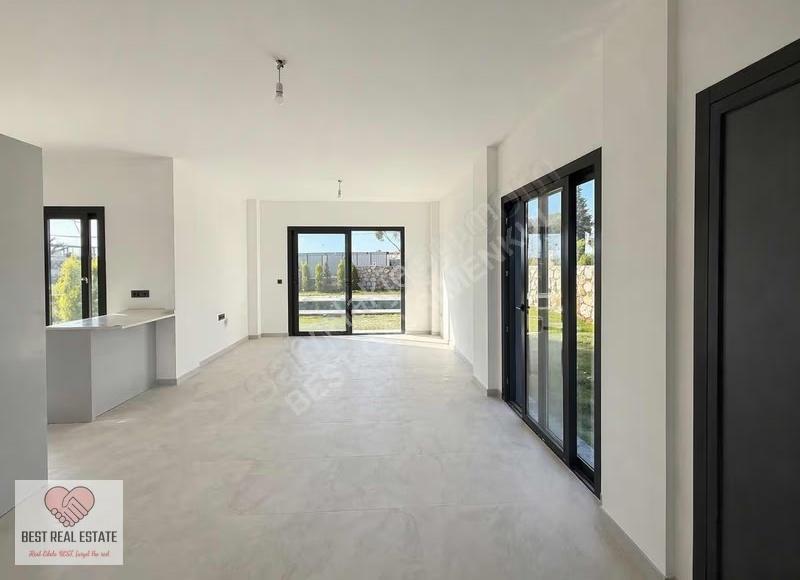 Milas Bodrum Yolu Arası Dörttepe Havuzlu 3+1 Lüks Satılık Villa - Görsel 24
