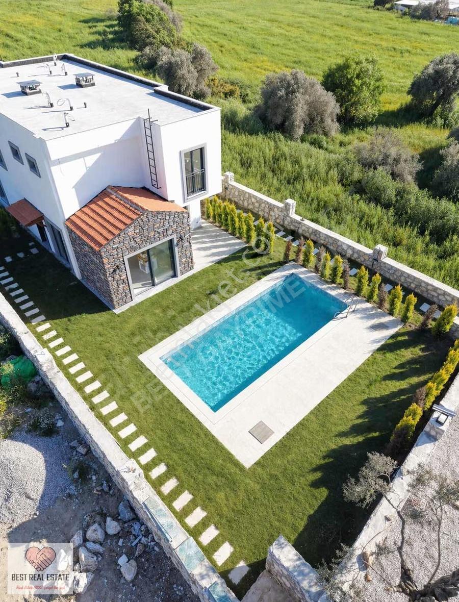 Milas Bodrum Yolu Arası Dörttepe Havuzlu 3+1 Lüks Satılık Villa