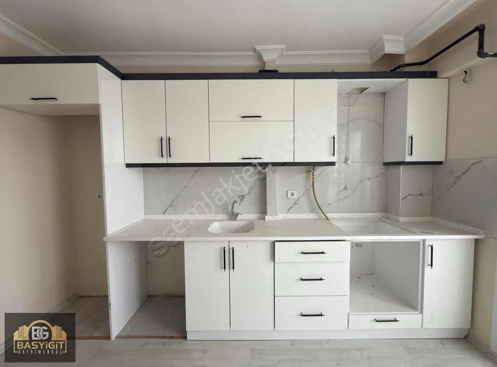 Efendi Mah.arakat 2+1,95m2 Asansör,otoparklı Kiralık Daire - Görsel 5