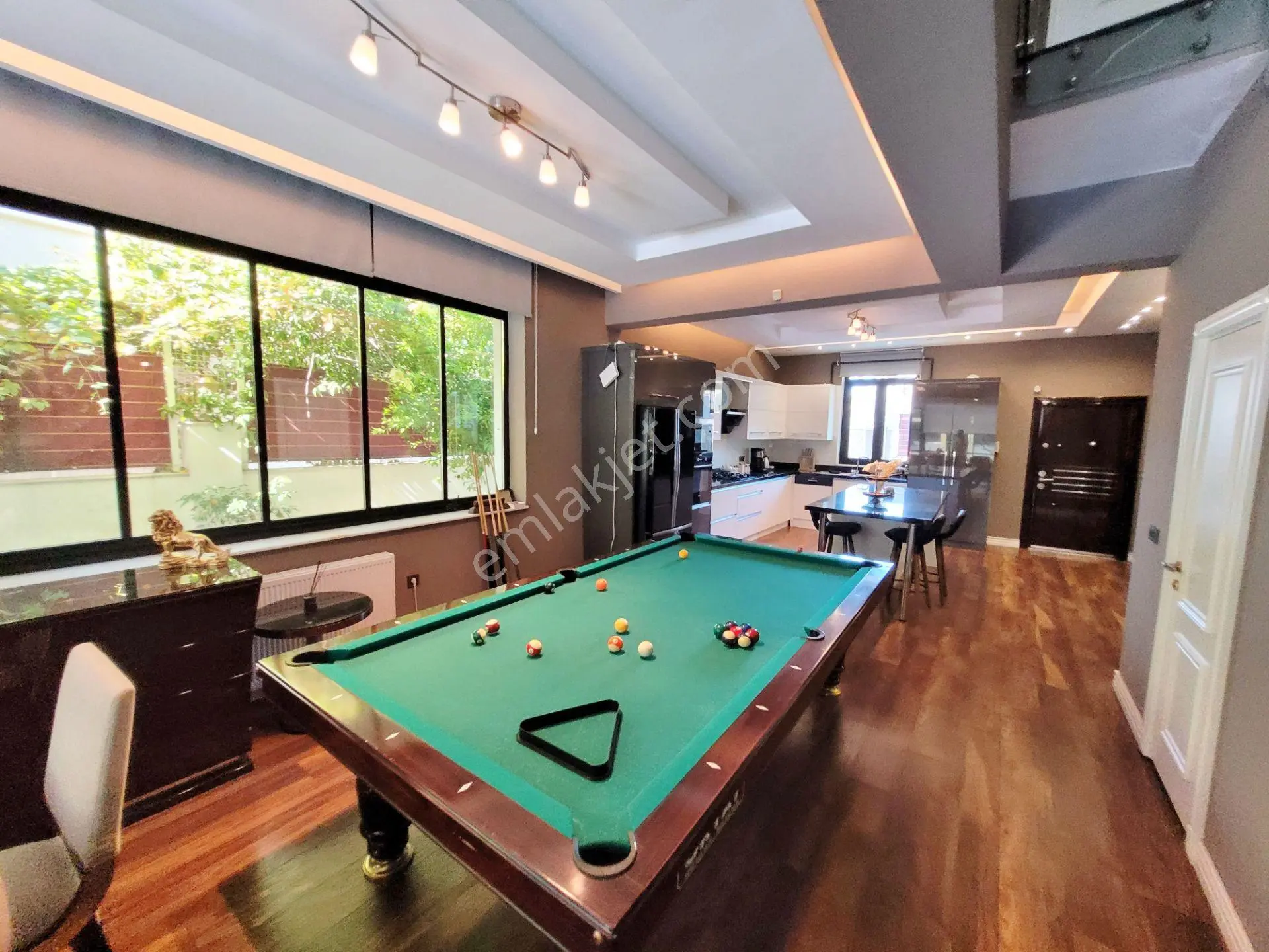 Güzeloba'da Havuzlu 4+1 Lüx Mobilyalı Triplex Villa - Görsel 5