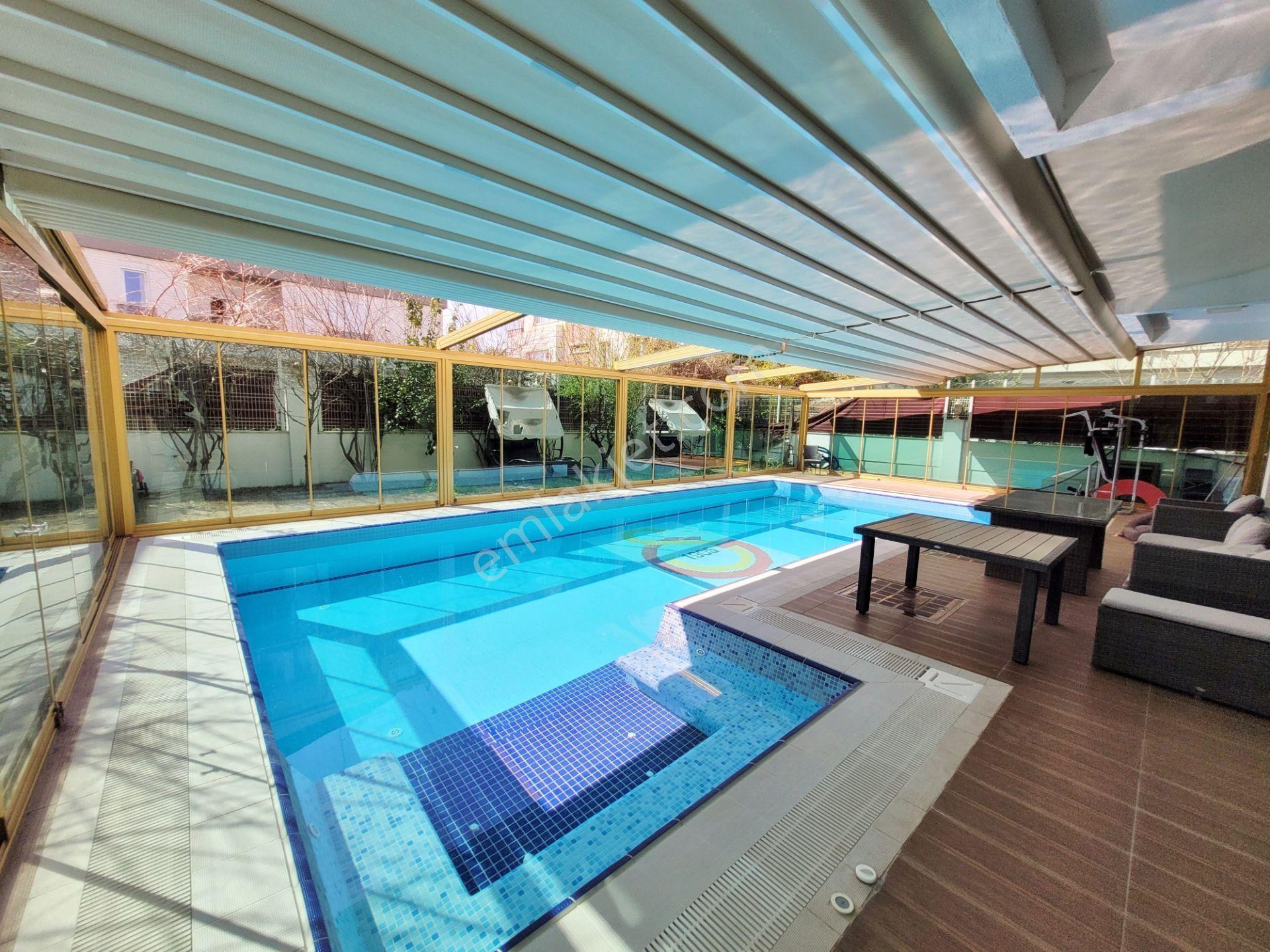Güzeloba'da Havuzlu 4+1 Lüx Mobilyalı Triplex Villa - Görsel 19