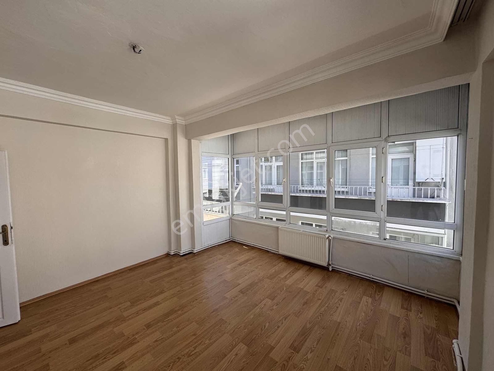 Merkezin Kalbinde Kiralık 2+1 - Görsel 10