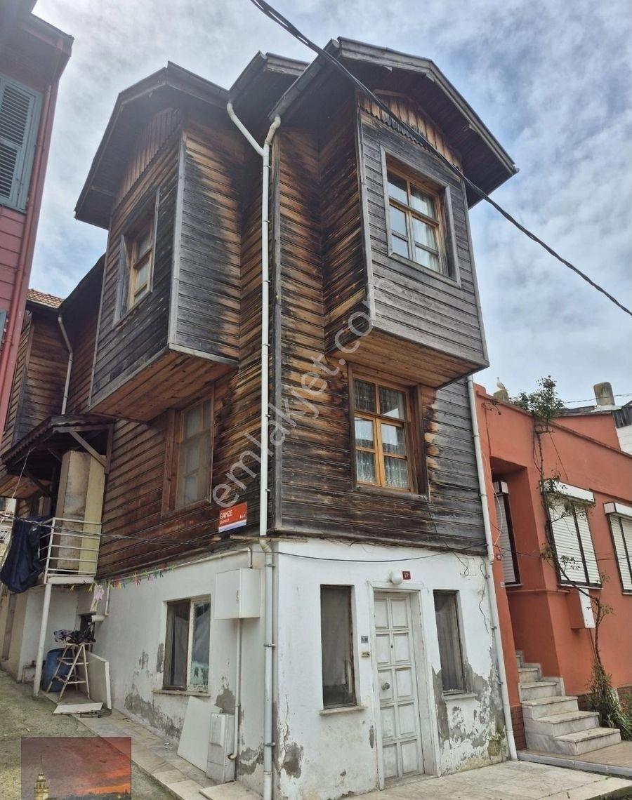 Heybeliada Satılık Müstakil Ahşap Köşk