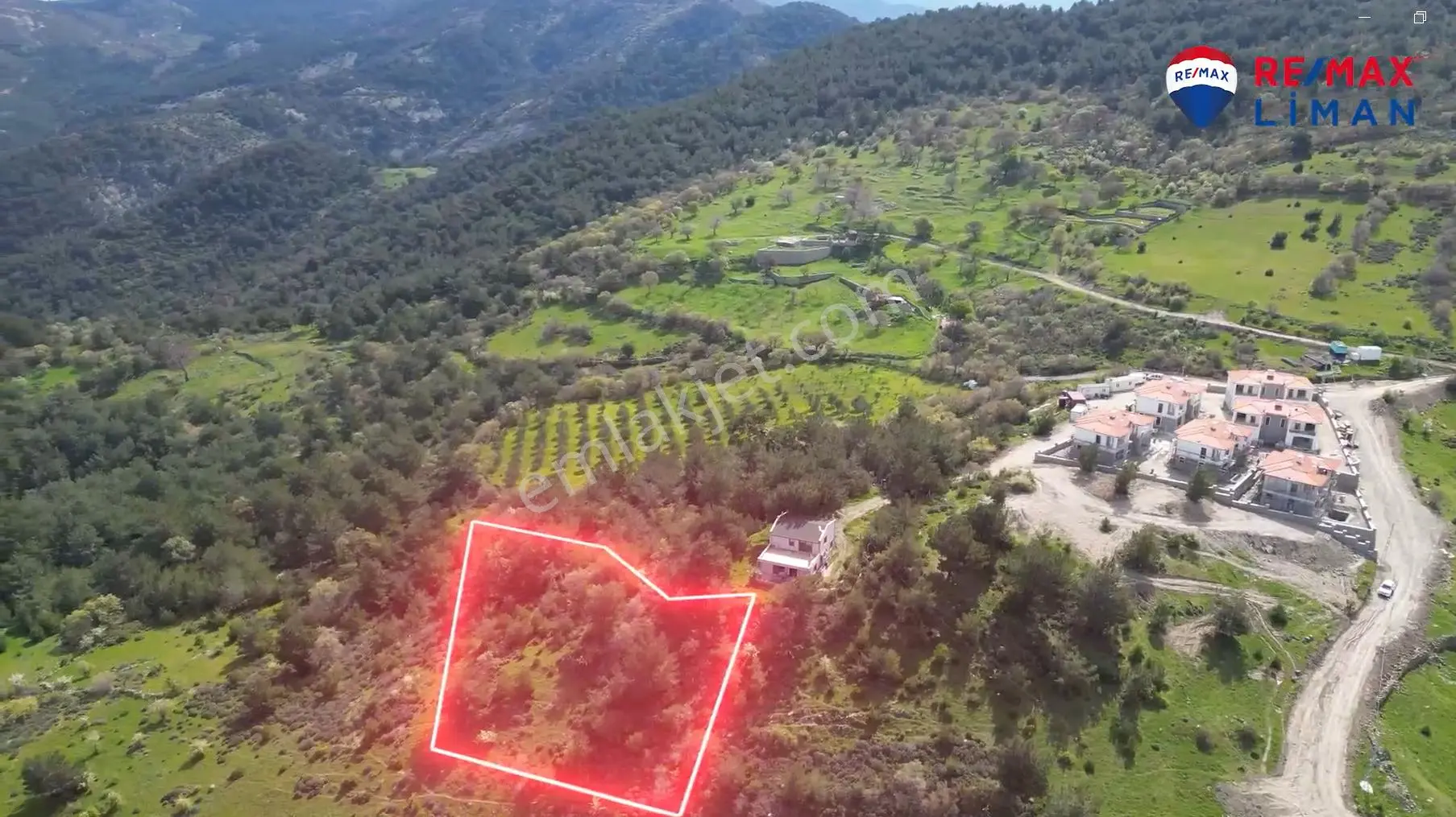 Burhaniye Çallı'da Köy İçinde Satılık Arazi - Görsel 2