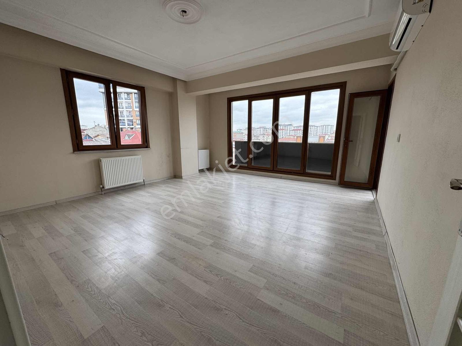 Pendik Esenler'de Evin Evime Uygun 3 Cepheli Satılık 120m² 3+1