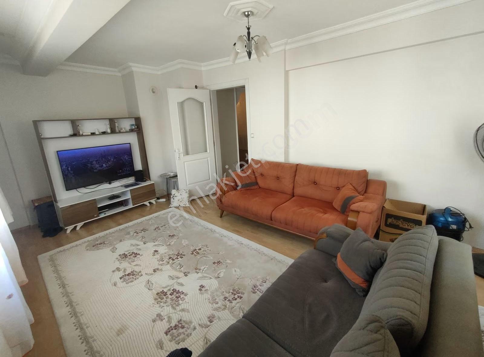 Fesleğen Mahallesinde Satılık 3+1 Geniş Daire