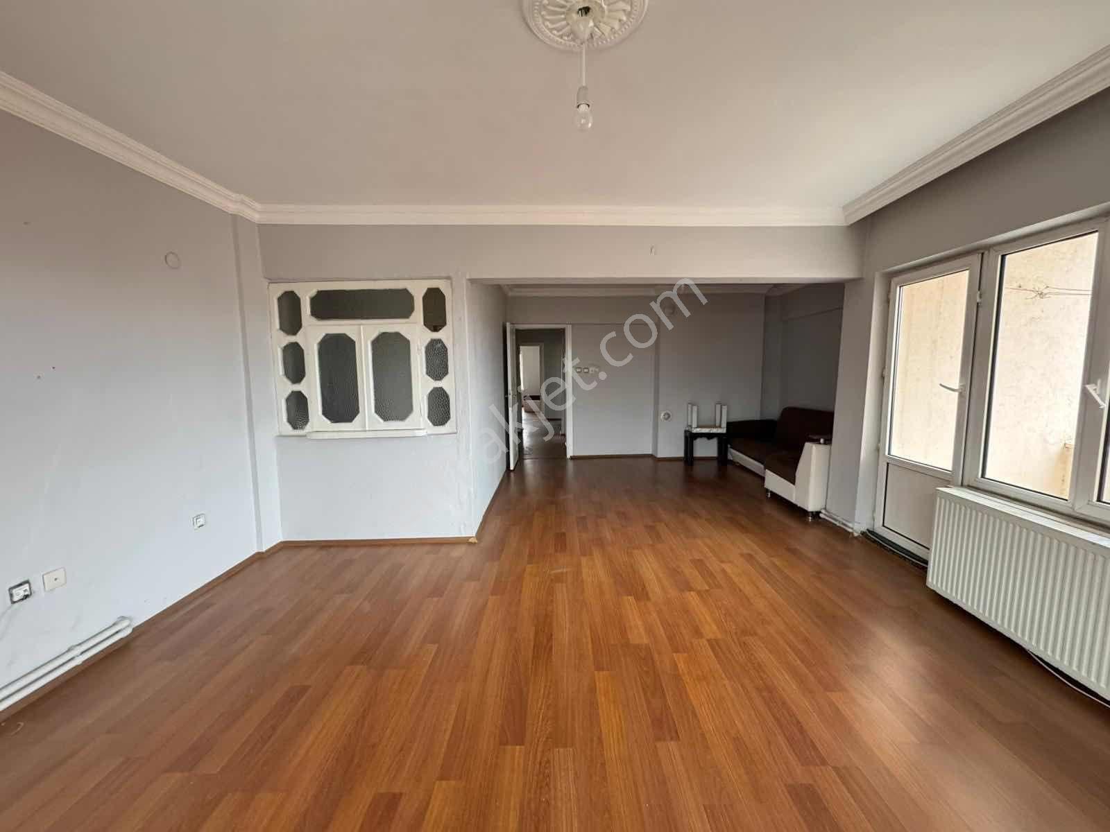 Çorlu Nusratiyede 3+1 150m2 Site İçi Kiralık Daire - Görsel 8