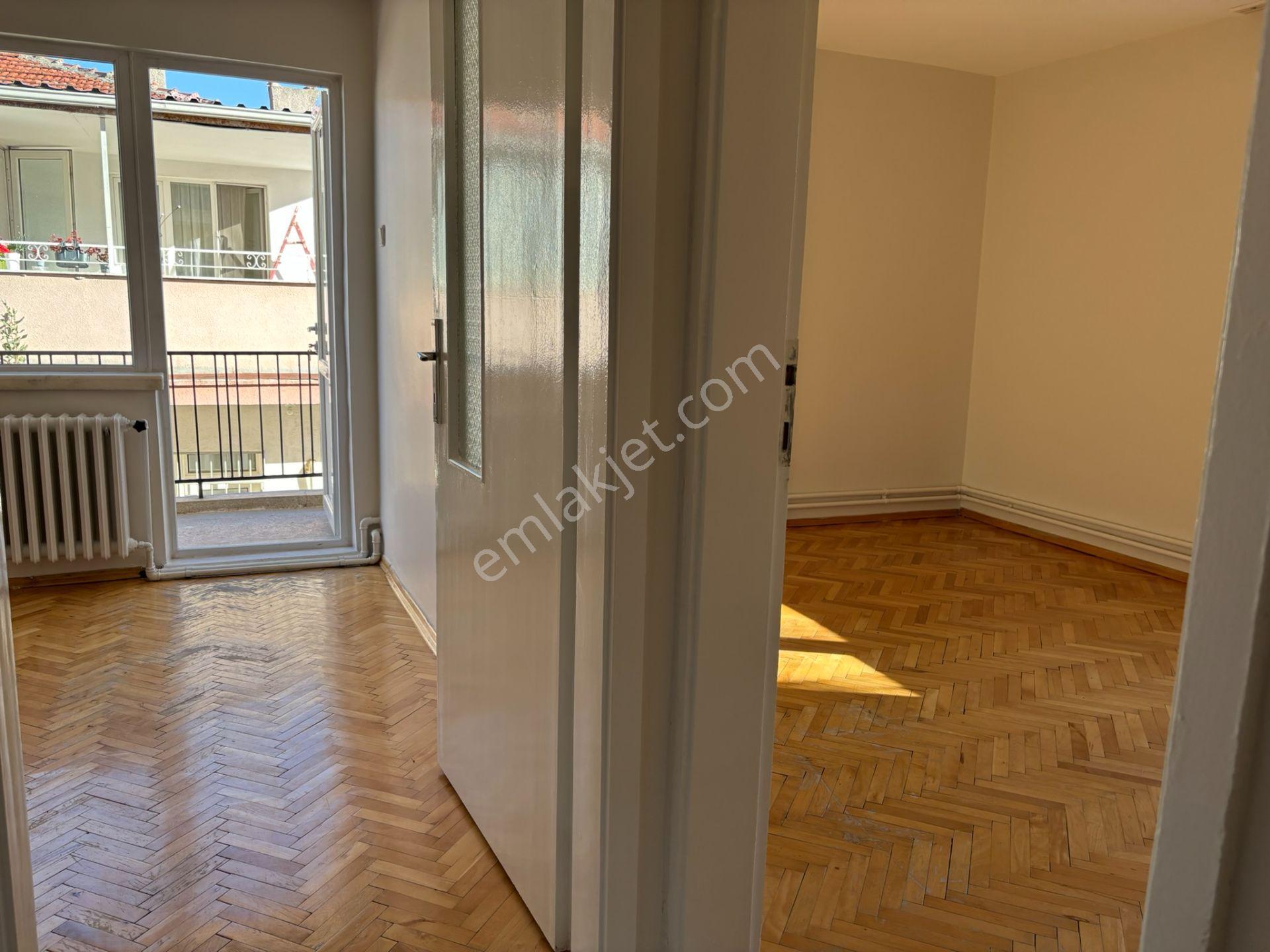 Sahibinden Bahçelievlerde Kombili Boş Yeni Boyanmış Bakımlı Katta 3+1 114 M2 Kiralık Daire - Görsel 26