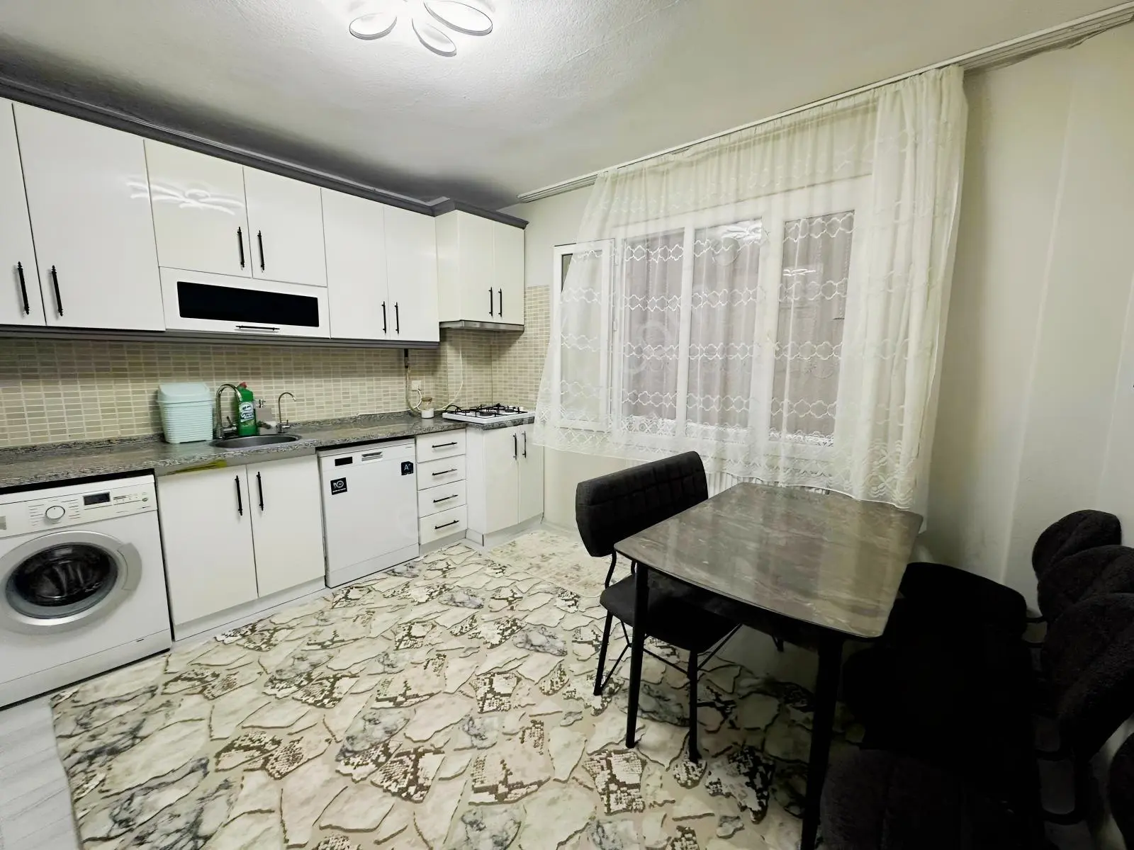 Gediz Opet Yakını Yenilenmiş 2+1 Arakat Daire - Görsel 34