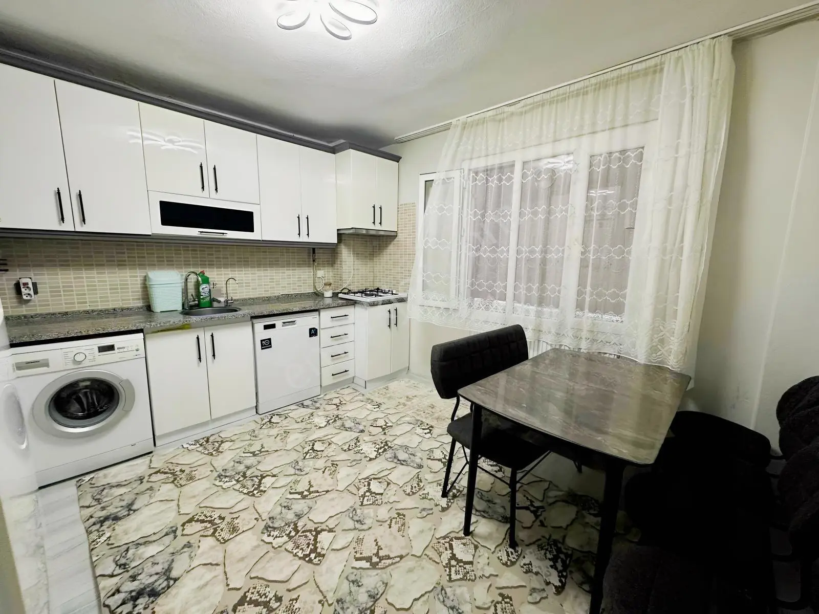 Gediz Opet Yakını Yenilenmiş 2+1 Arakat Daire
