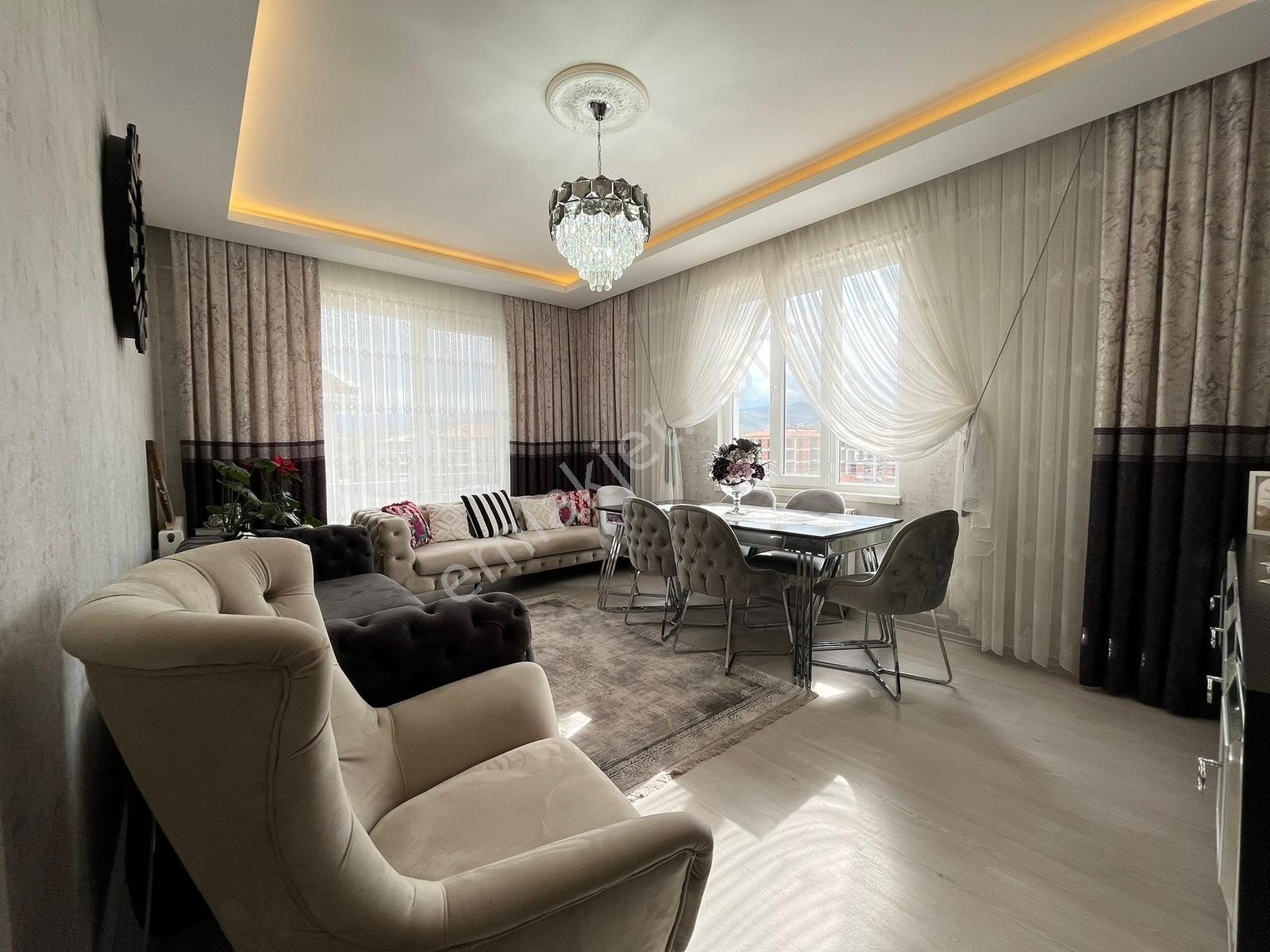 Mareşal F. Çakmak Mh Lüks 3+1 125m²ebvyn+giynme - Görsel 11