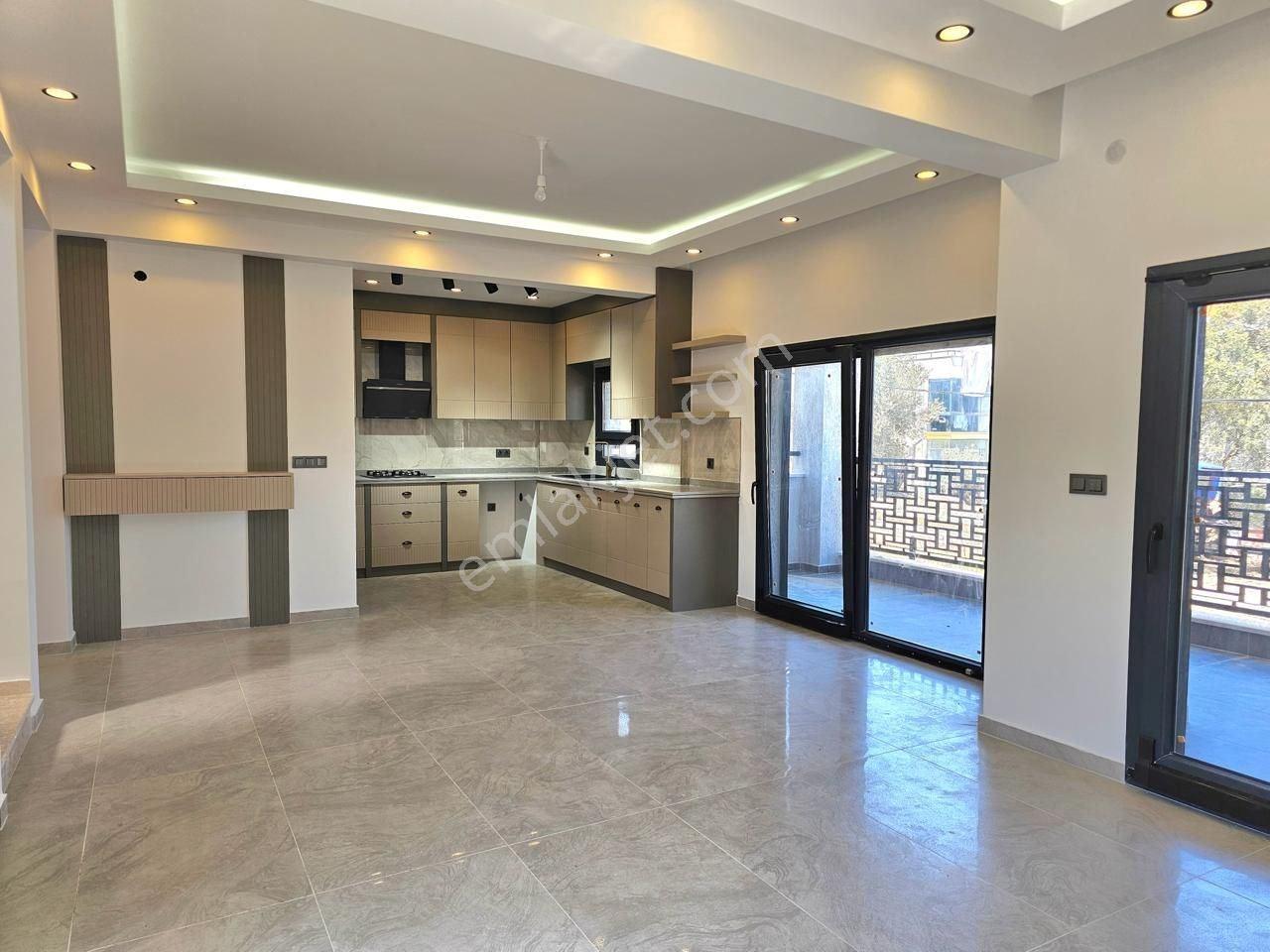 Startkey Anka'dan Karaağaç Sahil’de Deniz Manzaralı Lüks Villa - Görsel 8
