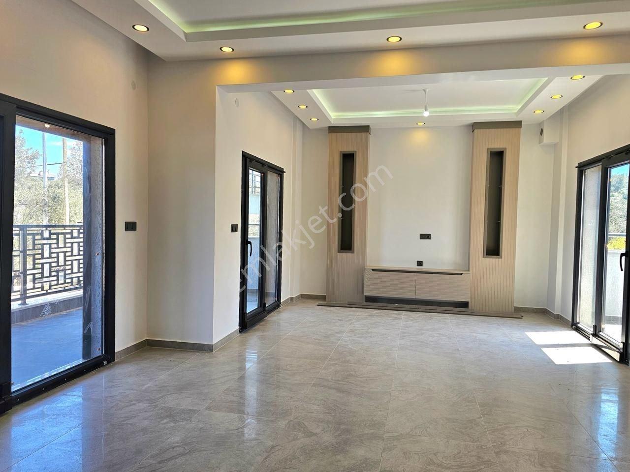 Startkey Anka'dan Karaağaç Sahil’de Deniz Manzaralı Lüks Villa - Görsel 20
