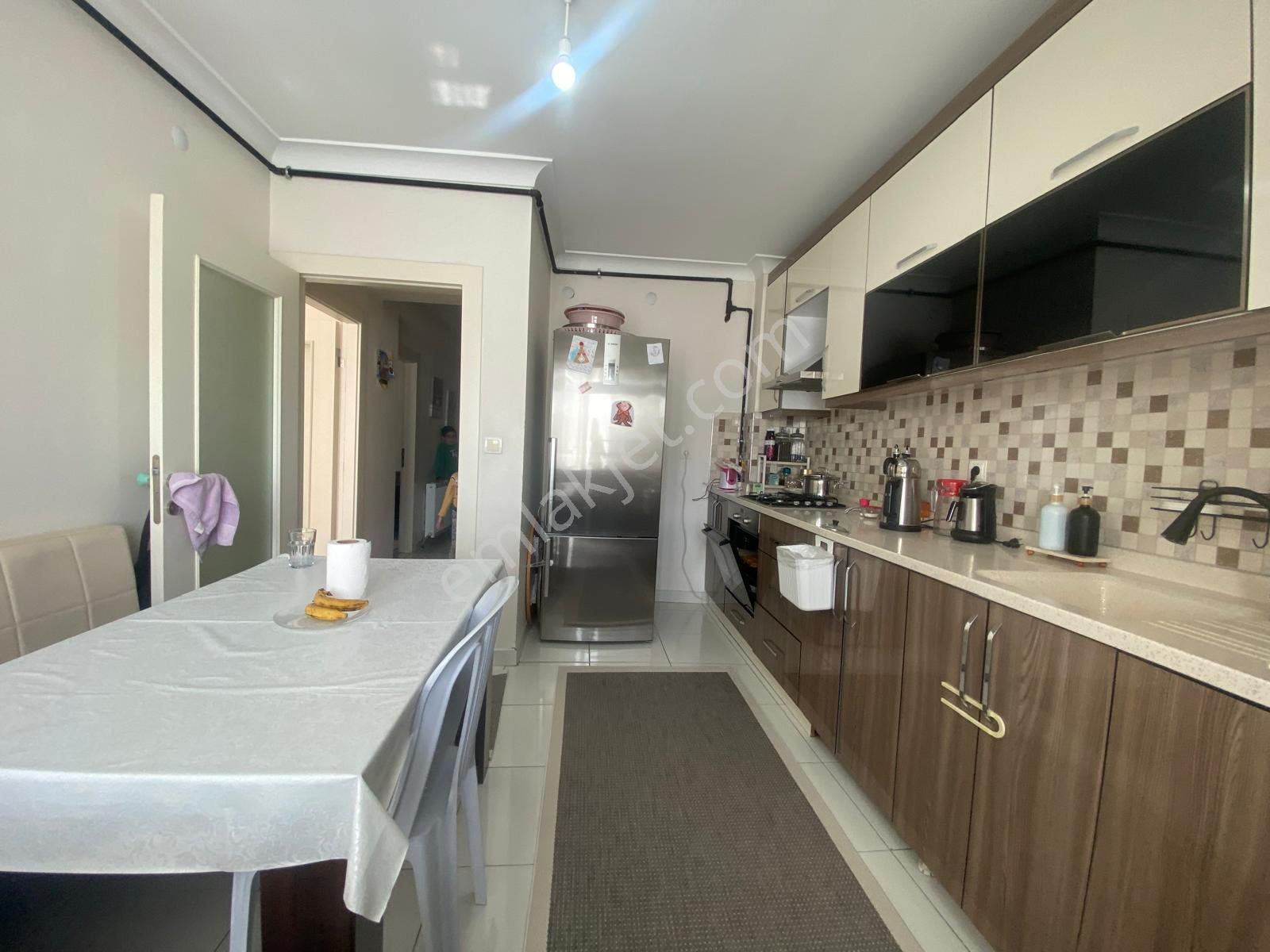 Koza Emlak'tan 29 Ekim Mahalesinde Ara Katta 10 Yıllık Asansörlü Güney-ön Cephede 3+1 Satılık Dairee - Görsel 4