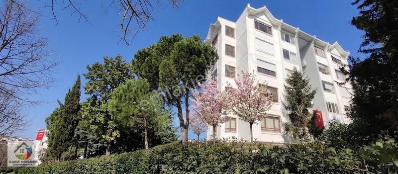Akasya Kısa Katlılarda İçi Tamamen Restoreli Boş 3,5+1 189m2