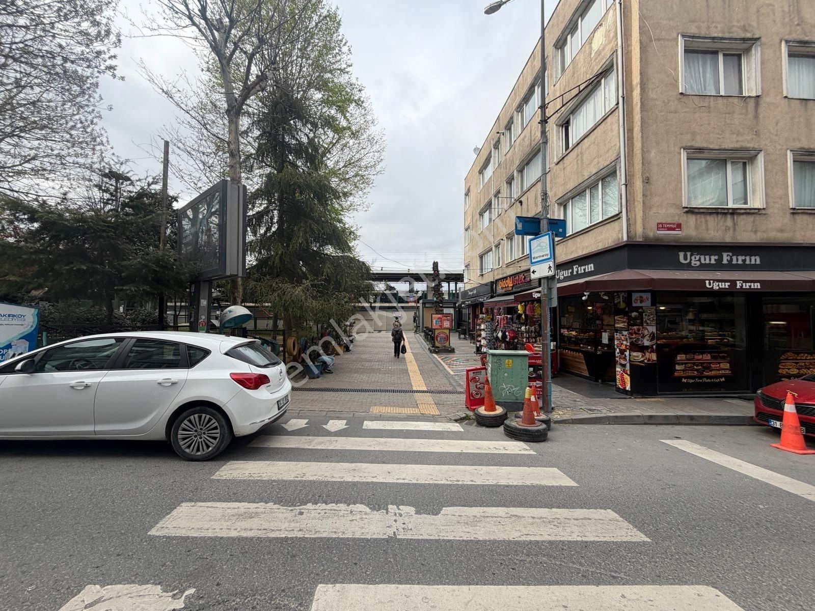 Bakırköy Yenimahallede Marmaray İstasyonunun Tam Karşısında Satılık 1+1 Daire - Görsel 2