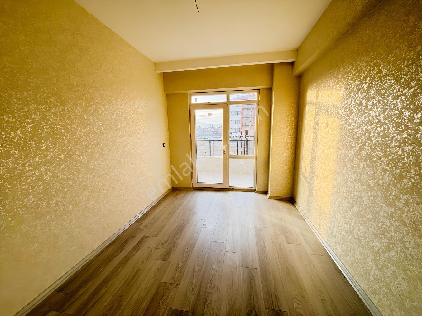 Uluğbeyde Cadde Üzeri Ferah Ve Kullanışlı 3+1 Lüks Daire - Görsel 21