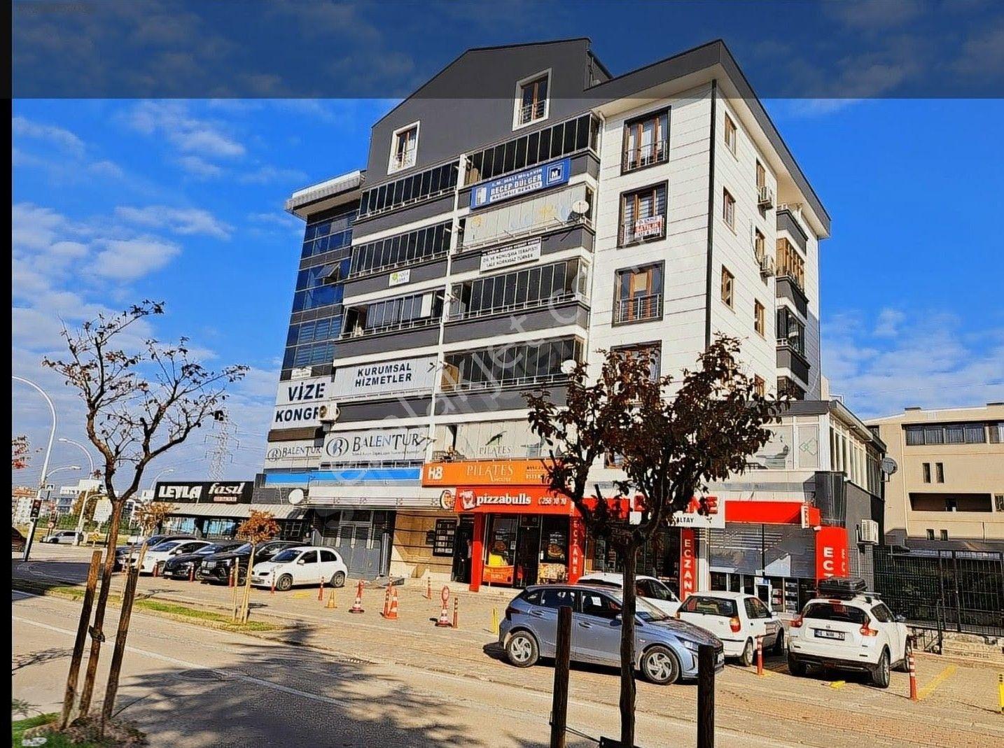 Özlüce Bulvarında Satılık Ofis Büro 3+1 160 M2 Daire - Görsel 24