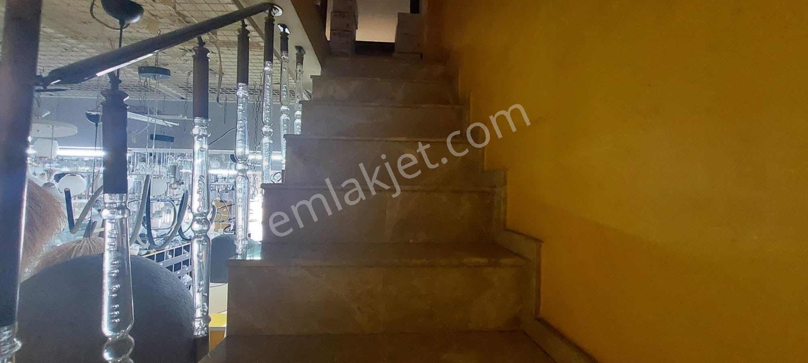 Konak Mersinli Mahallesinde 350 M² Kiralık Dükkan - Görsel 10