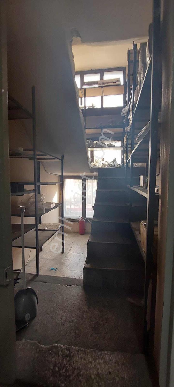 Konak Mersinli Mahallesinde 350 M² Kiralık Dükkan - Görsel 15