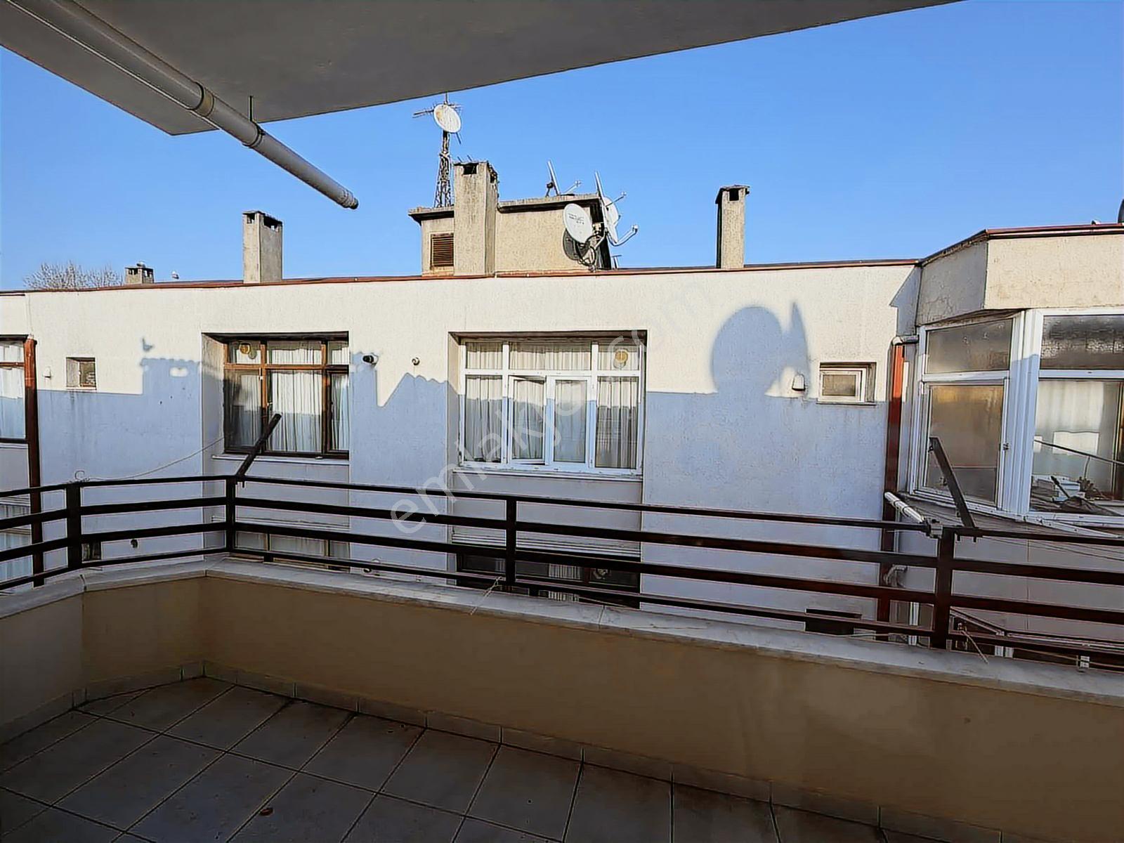 Kiralık 3+1 Adapazarı Semerciler Muhteşem Konum Remax Ay - Görsel 13