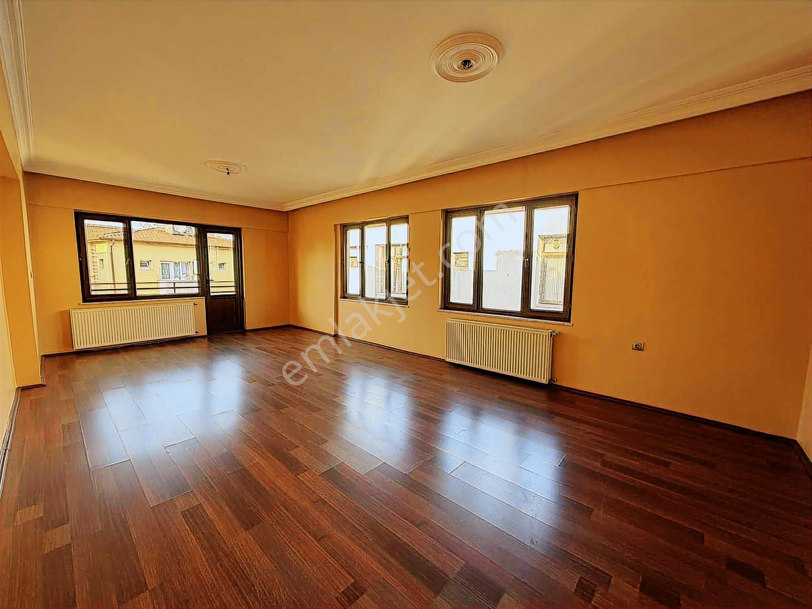 Kiralık 3+1 Adapazarı Semerciler Muhteşem Konum Remax Ay - Görsel 12