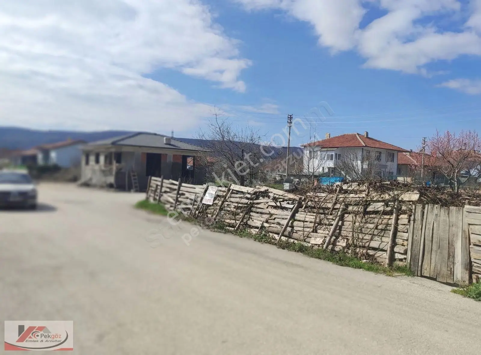 Pekgöz Emlak Dan Ray Mahallesinde 4 Kat İmarlı Köşe Parsel Saılı