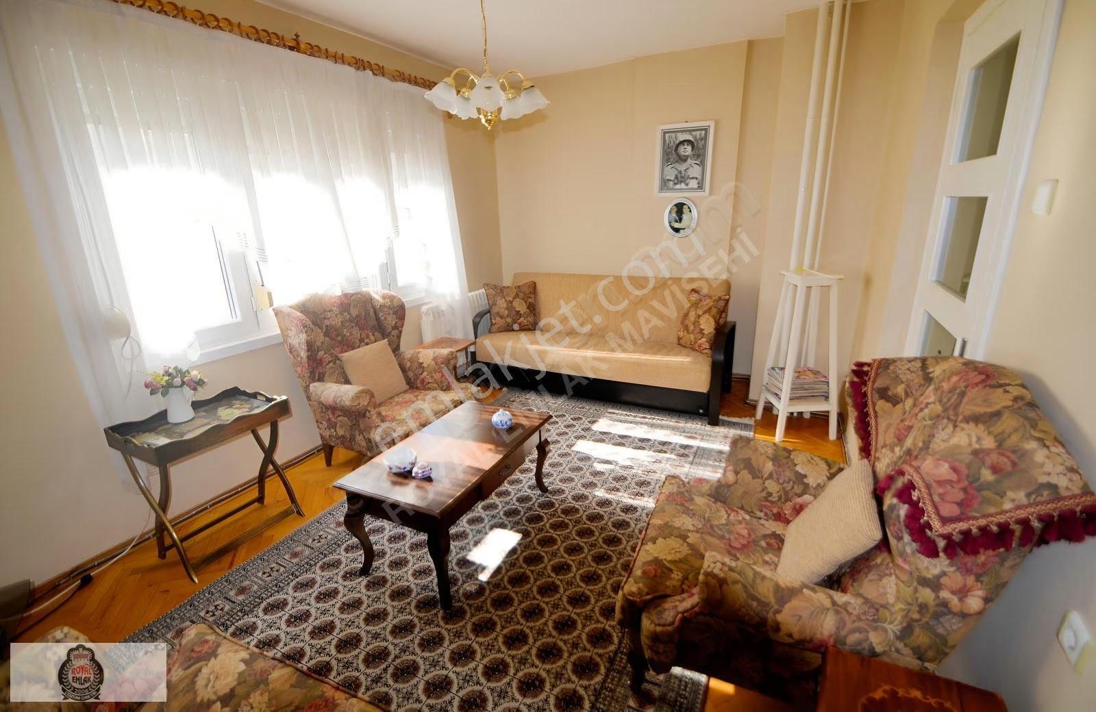 Bornova Merkezde Satılık 3+1 Daire - Ana Cadde Üzeri - Görsel 8