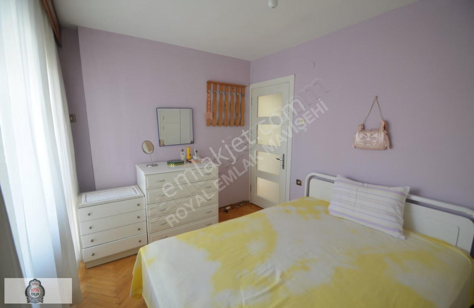Bornova Merkezde Satılık 3+1 Daire - Ana Cadde Üzeri - Görsel 19