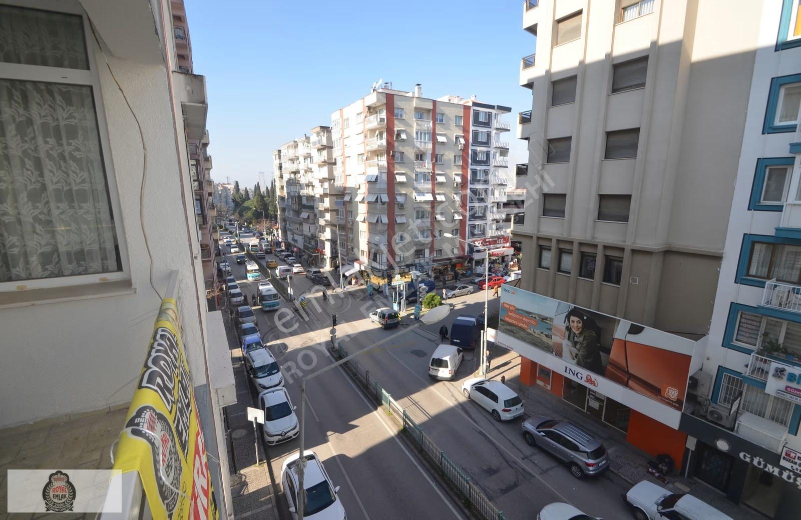Bornova Merkezde Satılık 3+1 Daire - Ana Cadde Üzeri - Görsel 5