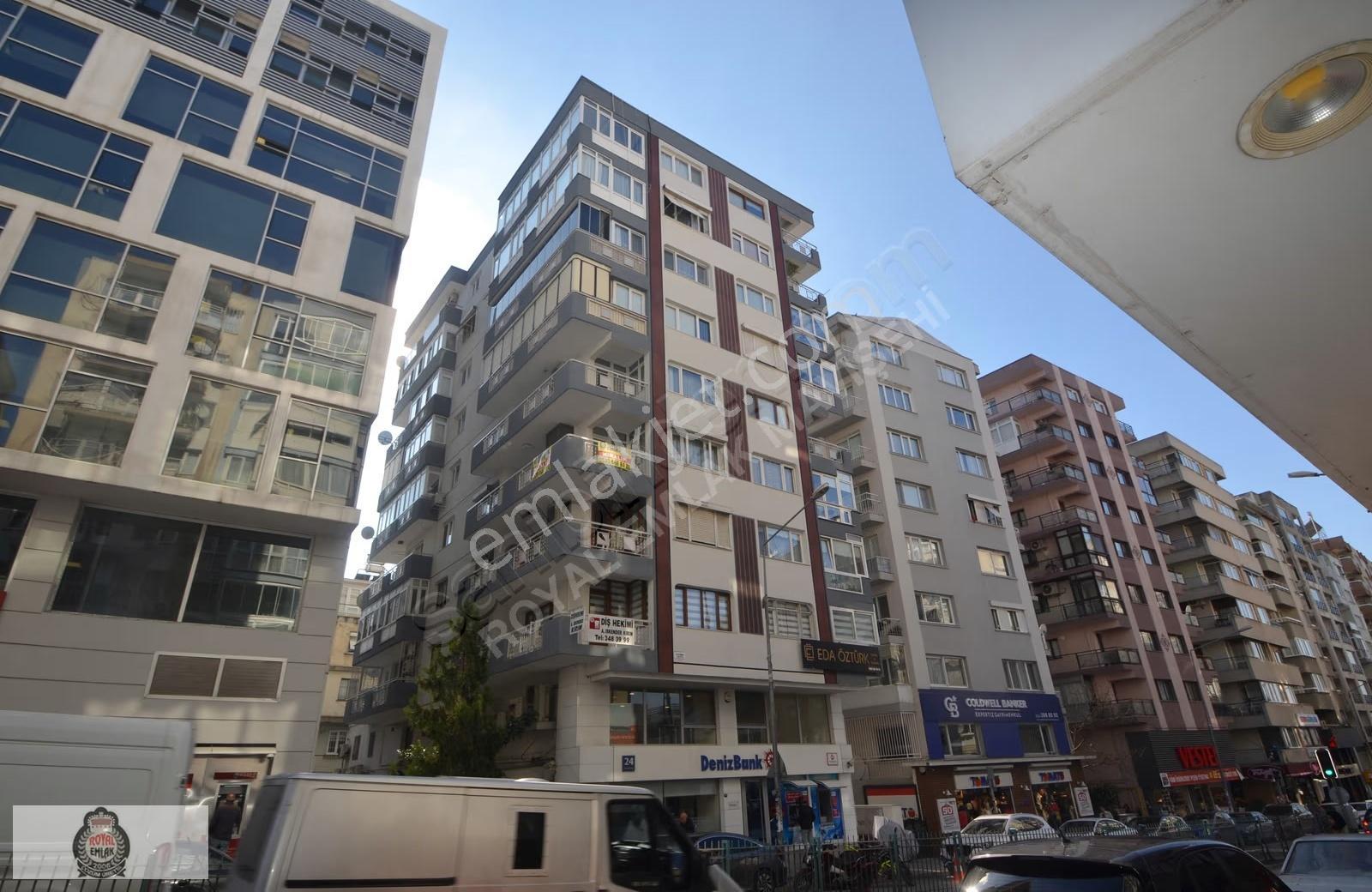 Bornova Merkezde Satılık 3+1 Daire - Ana Cadde Üzeri - Görsel 2