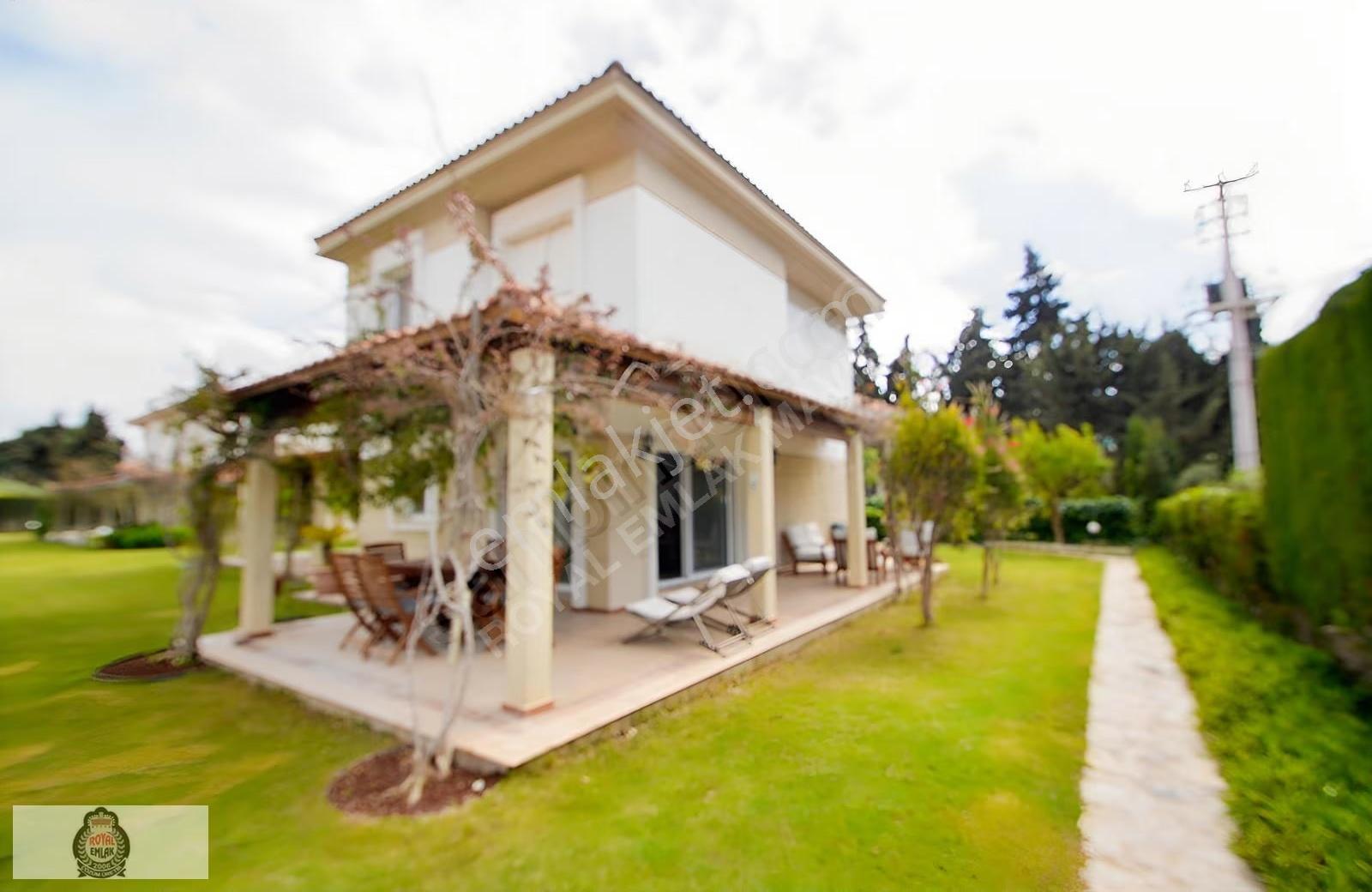 Çeşme Ardıç'ta Havuzlu Sitede Deniz Yakını 3+1 Kiralık Villa - Görsel 13