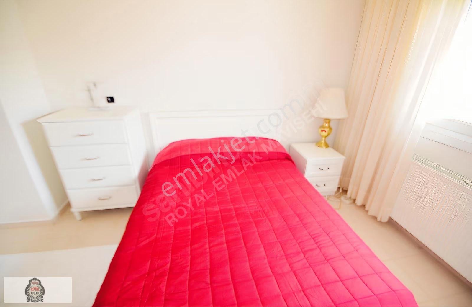 Çeşme Ardıç'ta Havuzlu Sitede Deniz Yakını 3+1 Kiralık Villa - Görsel 3