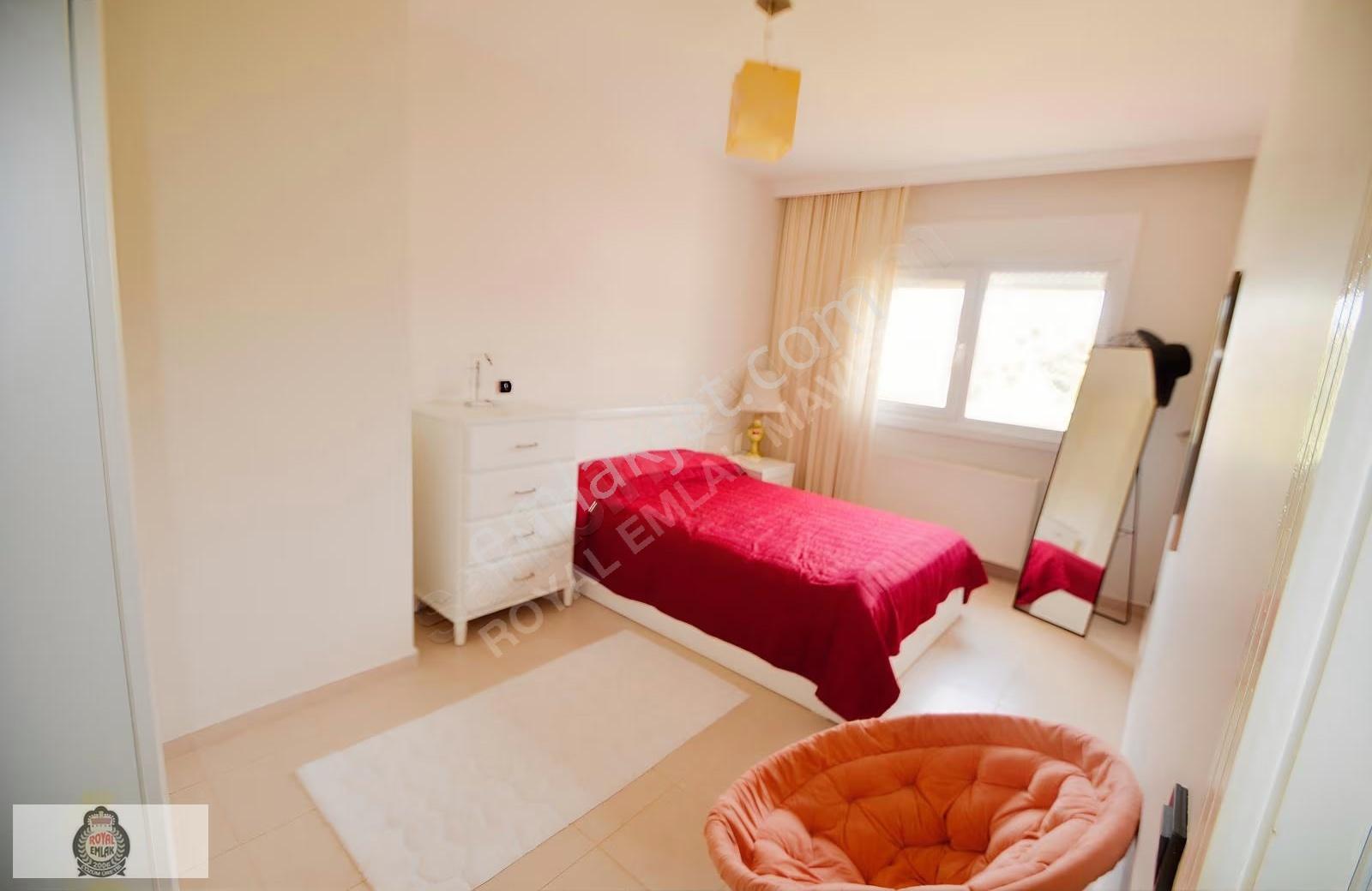 Çeşme Ardıç'ta Havuzlu Sitede Deniz Yakını 3+1 Kiralık Villa - Görsel 18