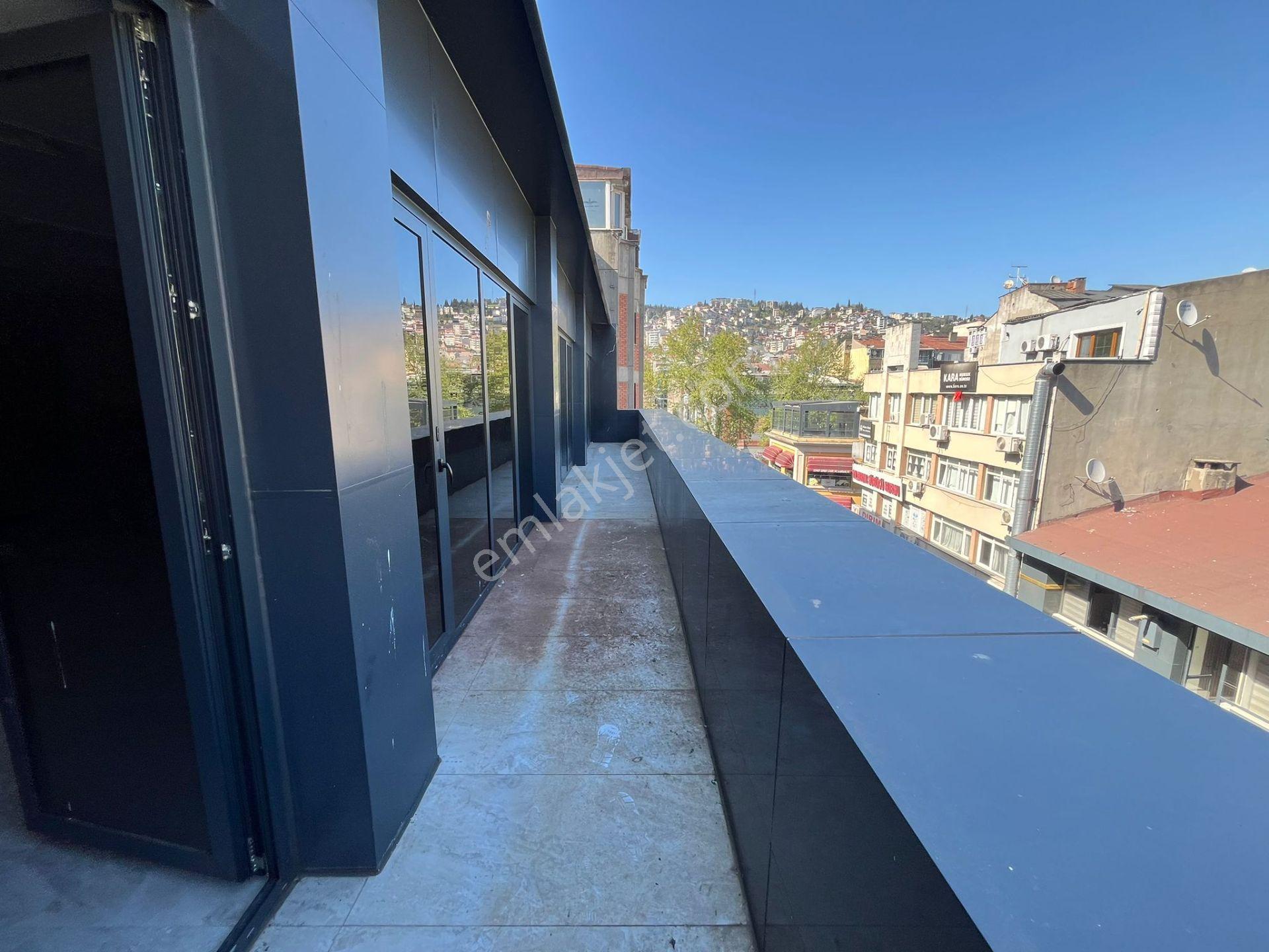 İzmit Çarşıda Lüks Plaza İçinde Ofisler - Görsel 23
