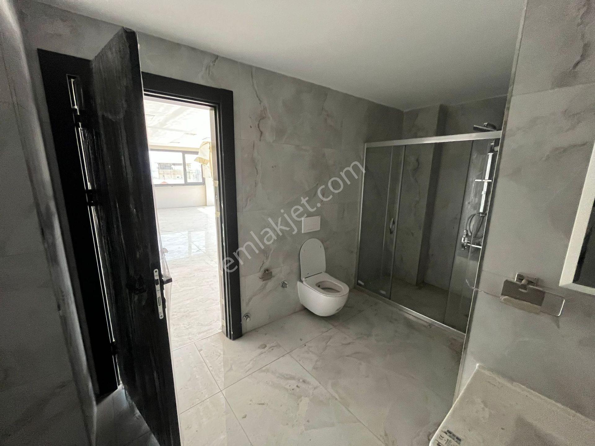 İzmit Çarşıda Lüks Plaza İçinde Ofisler - Görsel 20