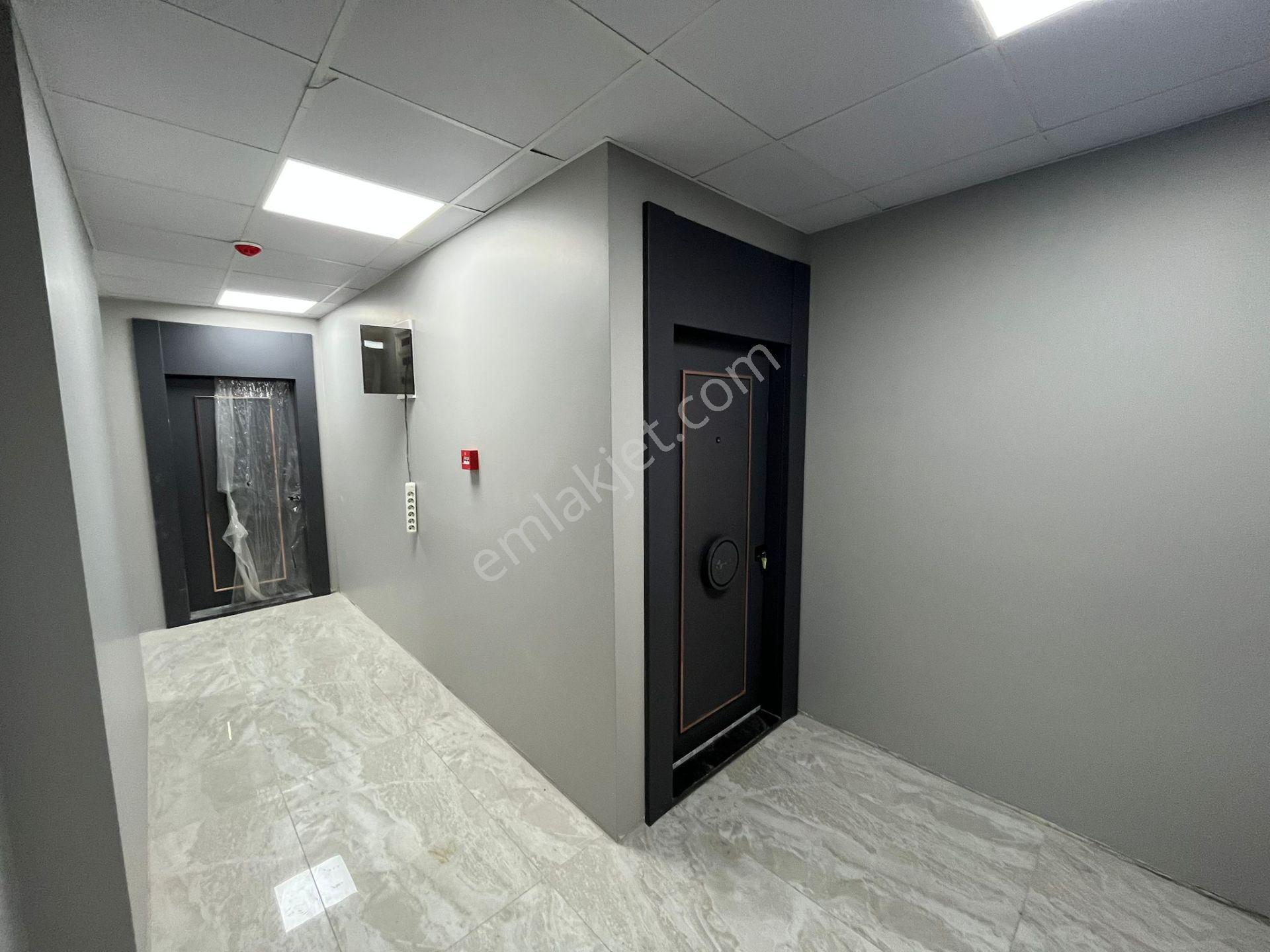 İzmit Çarşıda Lüks Plaza İçinde Ofisler - Görsel 7