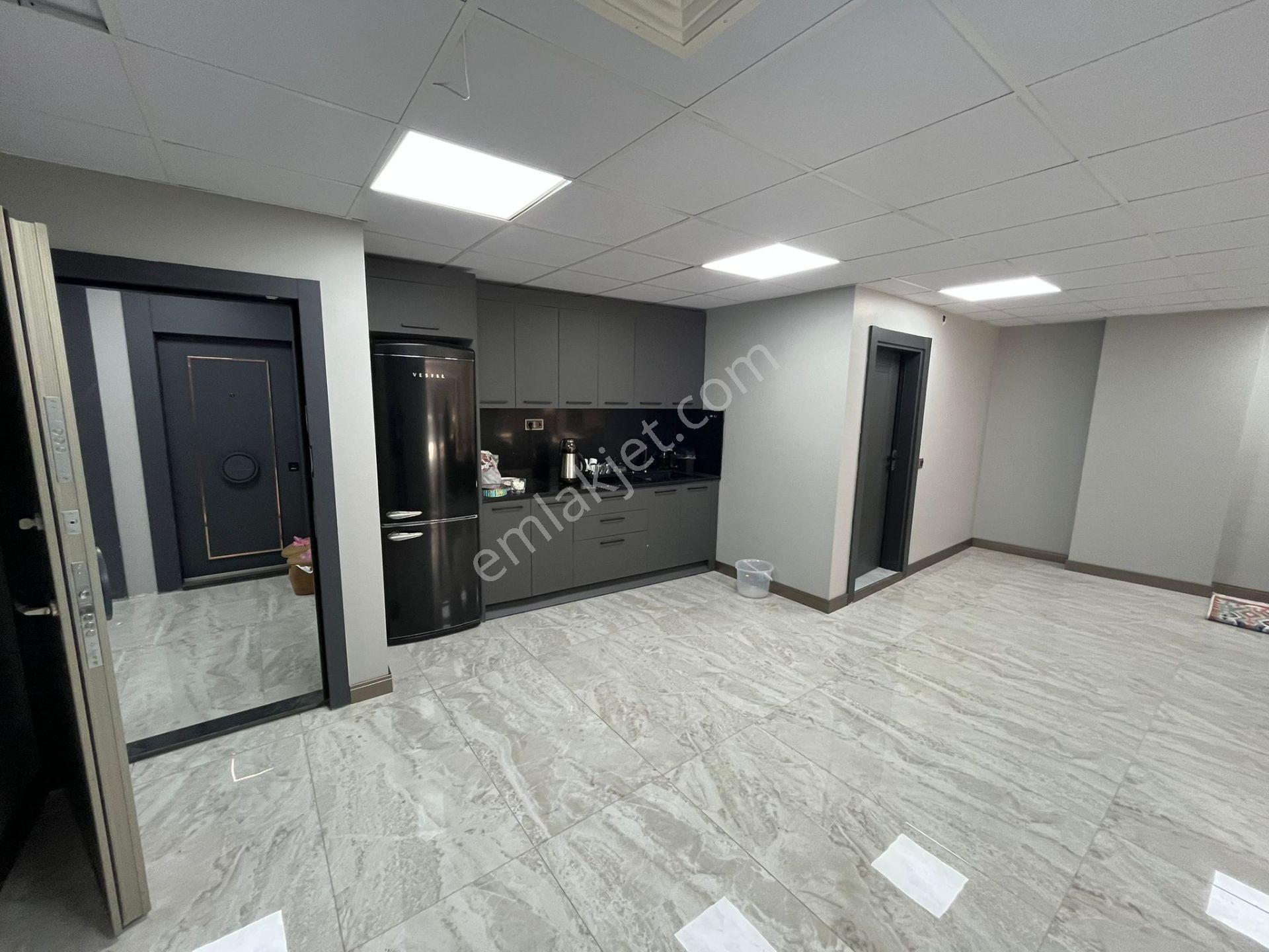 İzmit Çarşıda Lüks Plaza İçinde Ofisler - Görsel 8