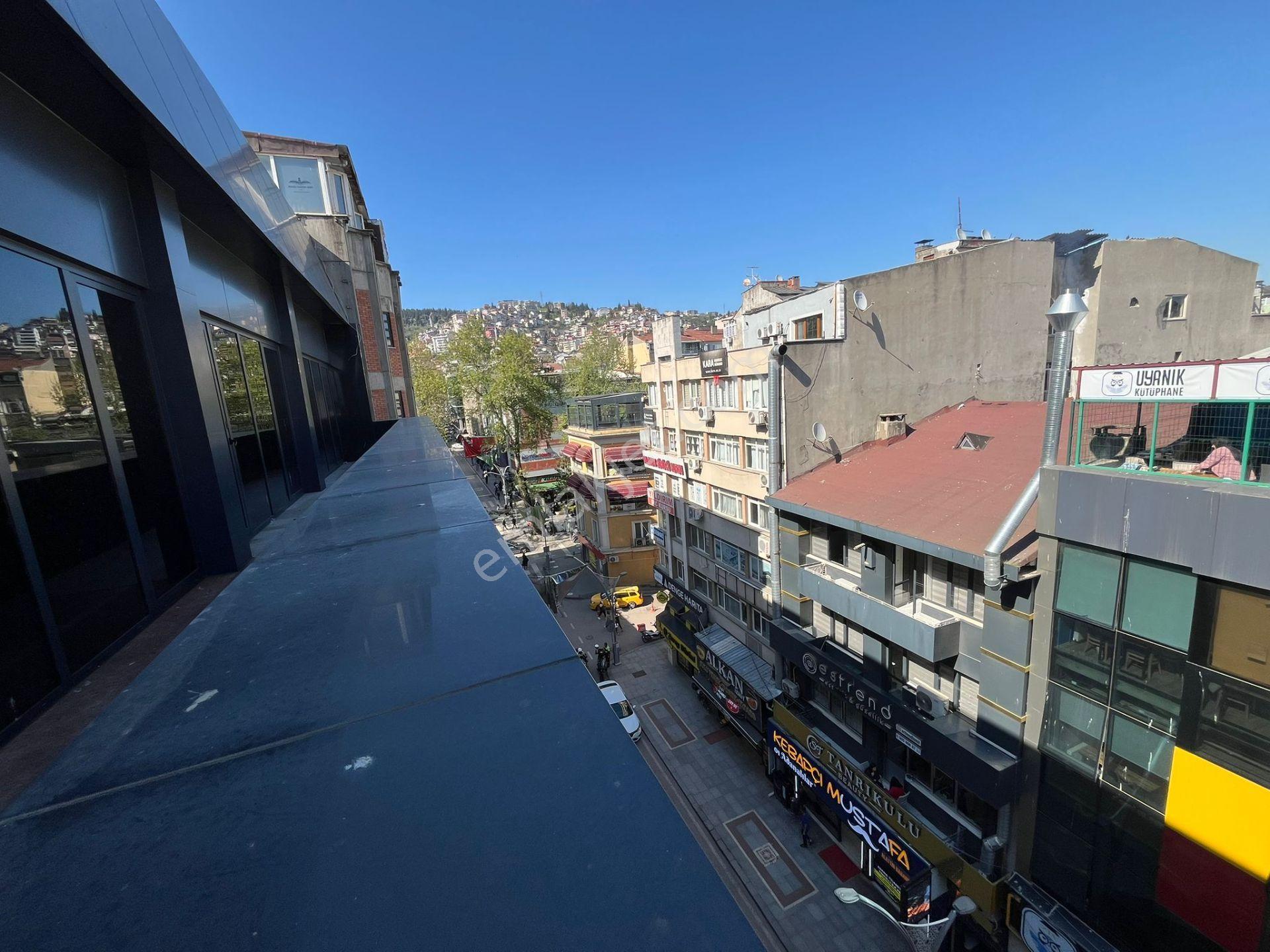 İzmit Çarşıda Lüks Plaza İçinde Ofisler - Görsel 22