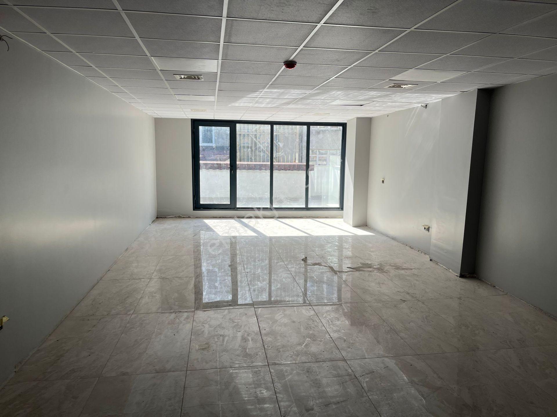 İzmit Çarşıda Lüks Plaza İçinde Ofisler - Görsel 15