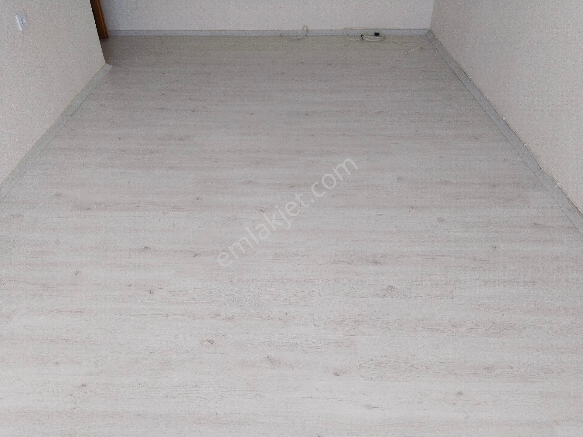 Bergama Fatih Mah Doğa Koleji Mevki Doğalgazlı Ara Kat 3+1 Geniş Kiralık Daire - Görsel 4