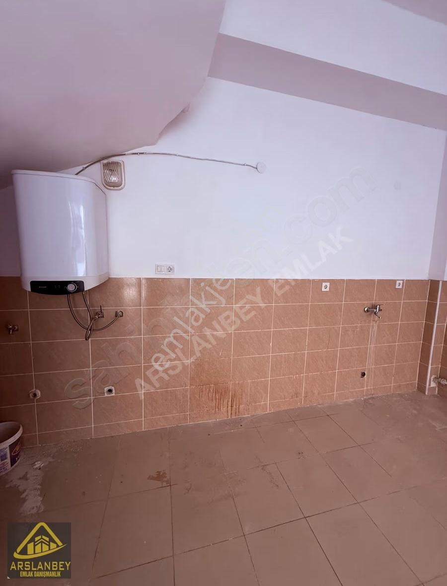 Aydınlıkevler Mahallesi Galericiler Sitesinde Satılık Dükkan - Görsel 4